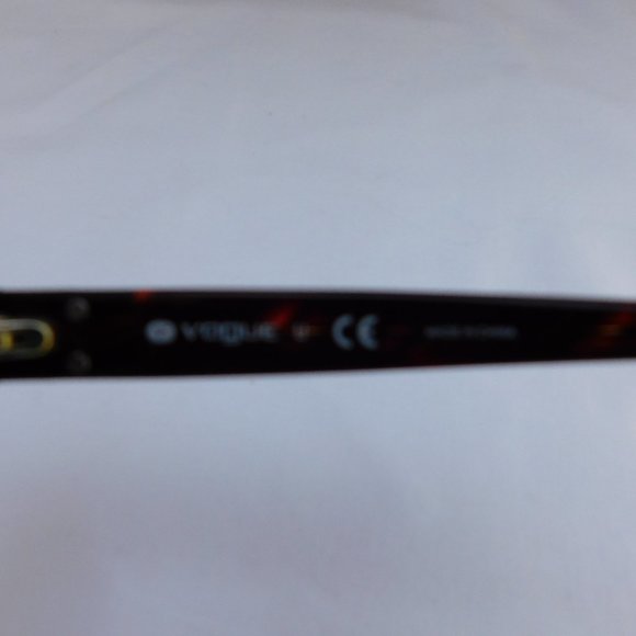 VOGUE SMALL FRAME SUNGLASSES - Picture 6 of 8